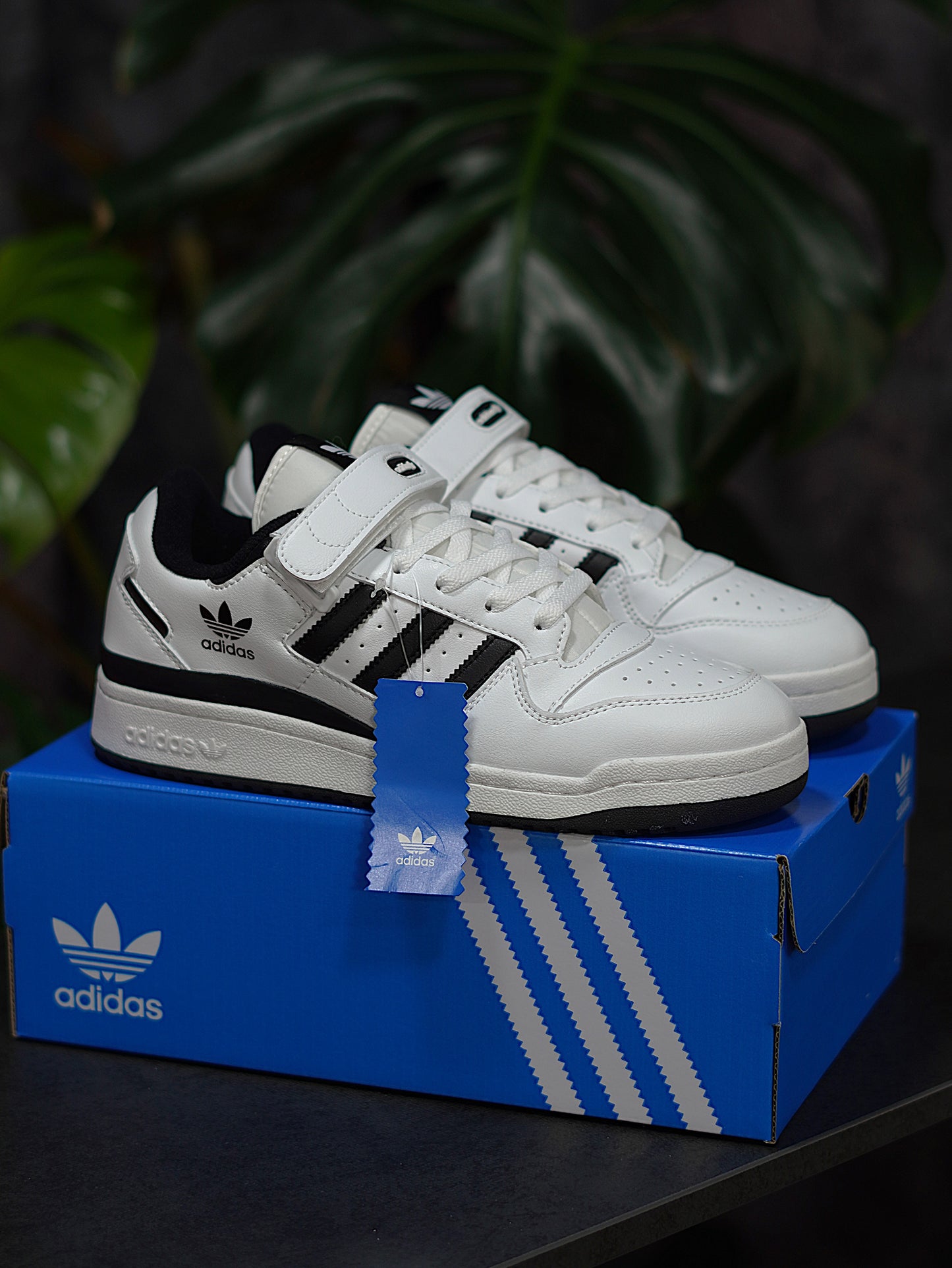 Adidas Forum - Blanca, Negra