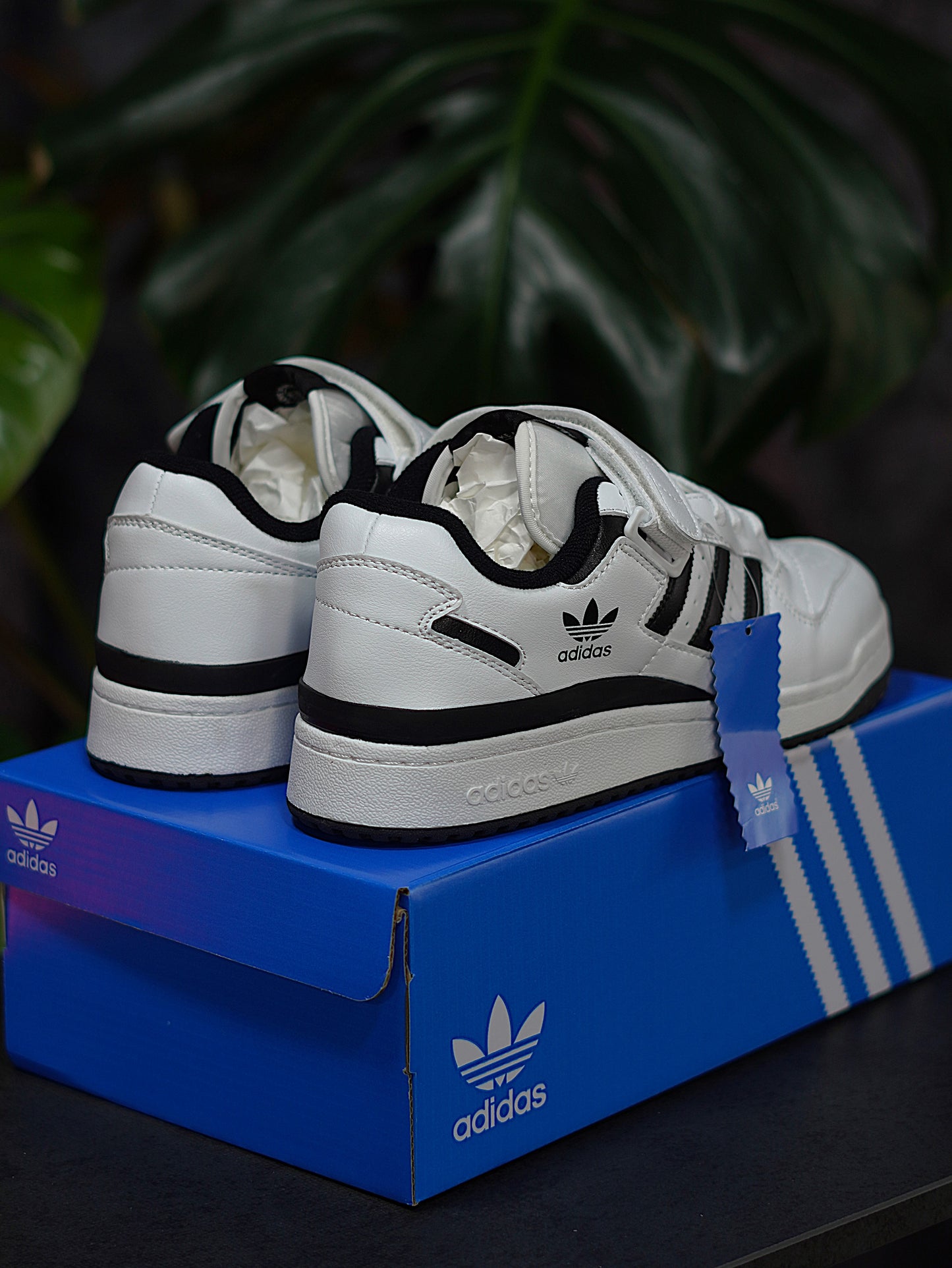 Adidas Forum - Blanca, Negra