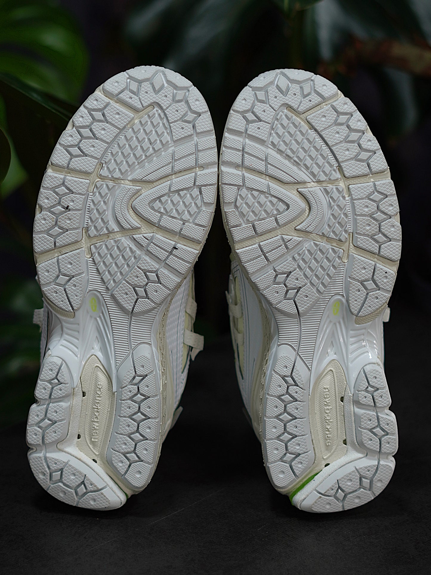 New Balance 1906A - Blanco con Mint Flash, Plata metalizada