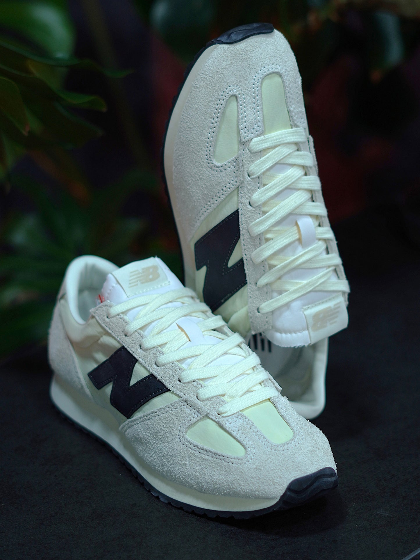 New Balance 471 - Blanca, Negro