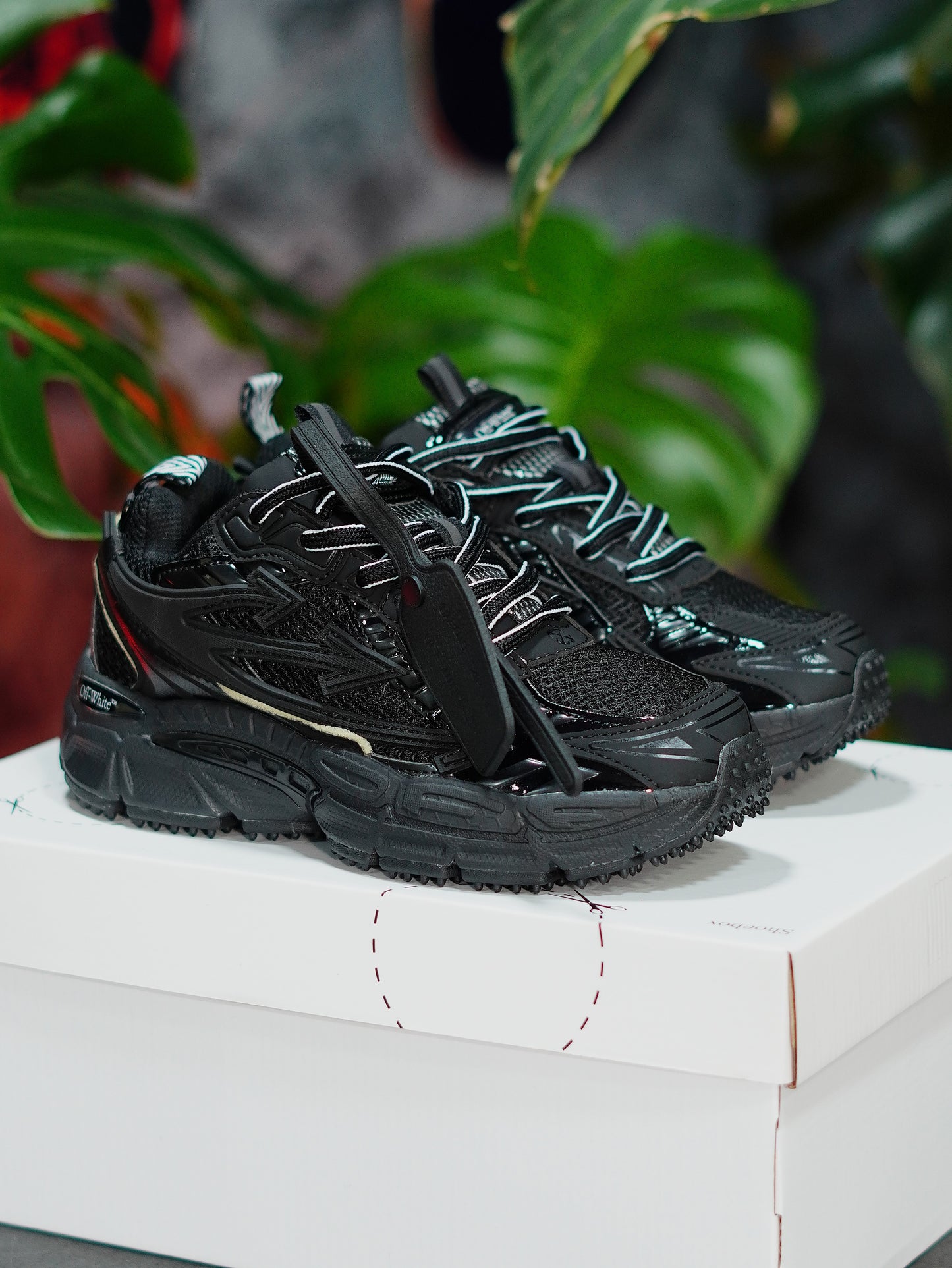 Off White Be Right Back B - Negro