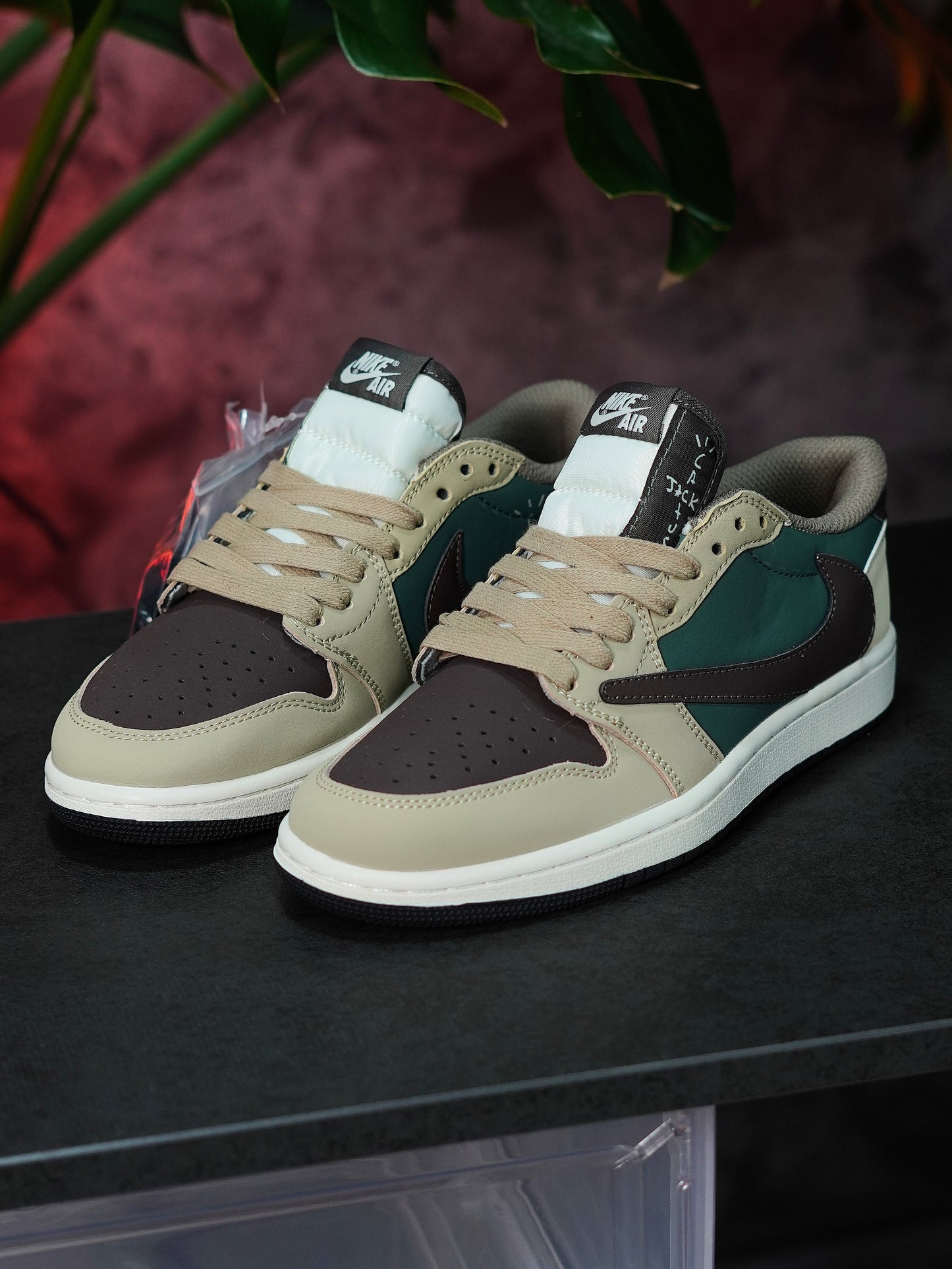 Air Jordan Low Travis Scott - Verde, Cafe claro, Cafe