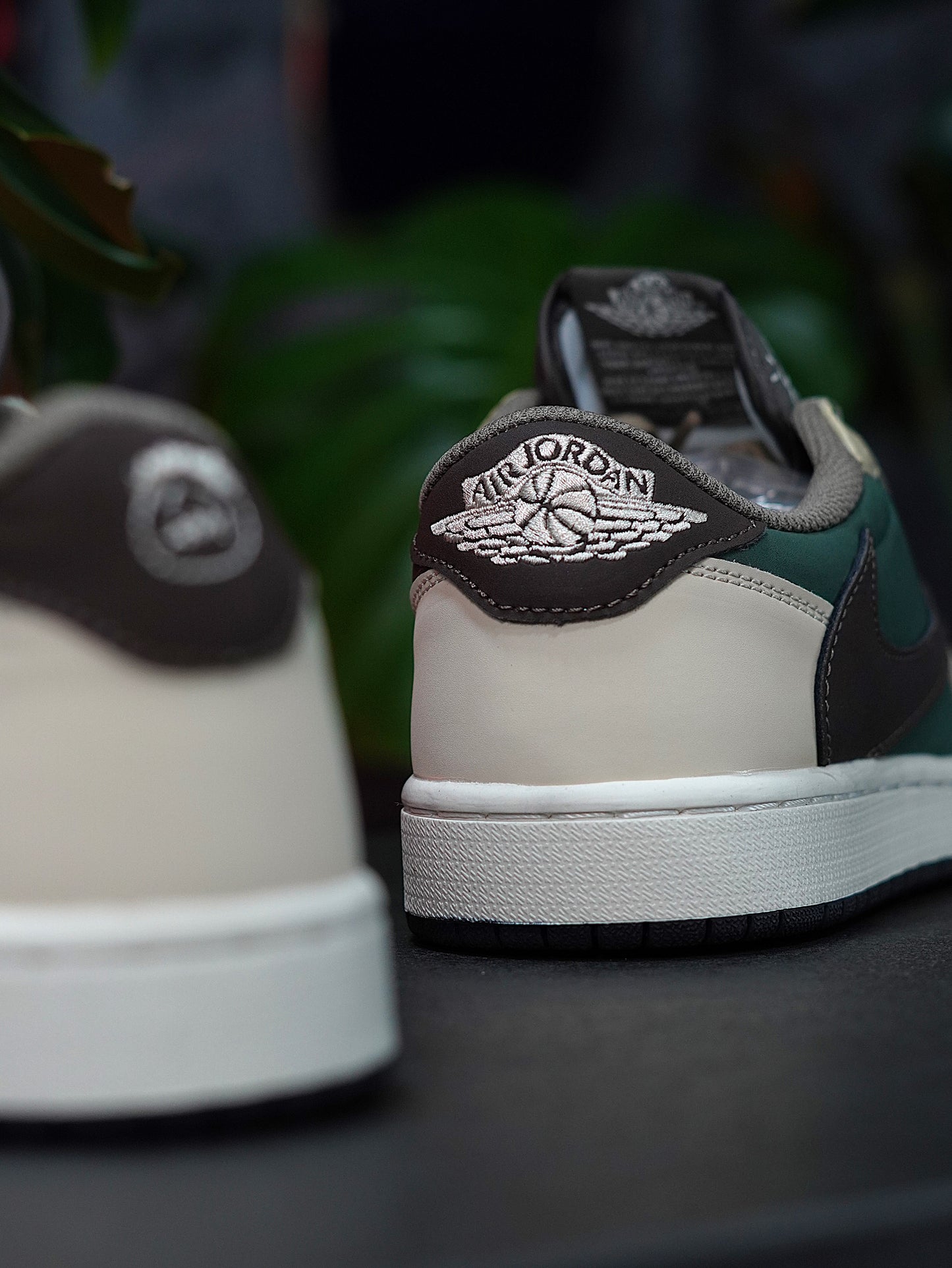 Air Jordan Low Travis Scott - Verde, Cafe claro, Cafe
