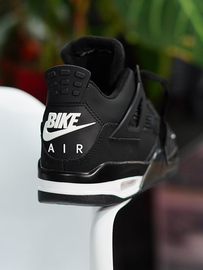 Air Jordan Retro 4 Bike - Negra