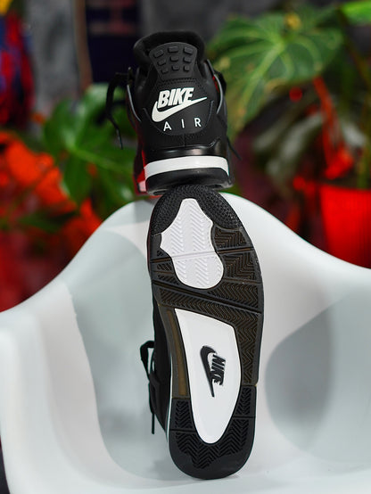 Air Jordan Retro 4 Bike - Negra