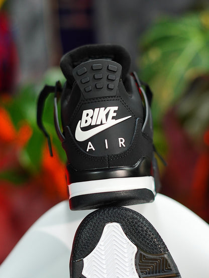 Air Jordan Retro 4 Bike - Negra