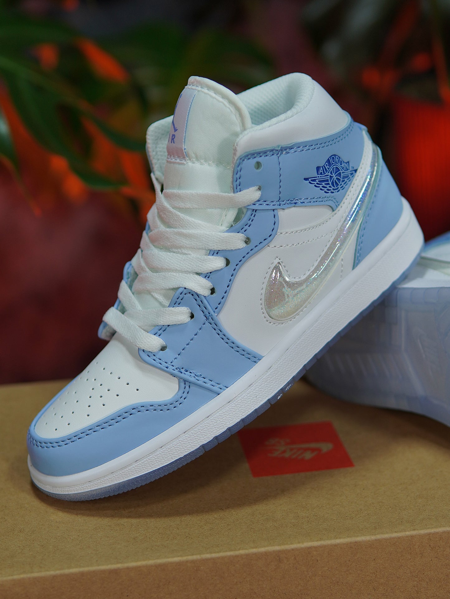 Air Jordan 1 Mid Glitter Swoosh - Azul, Blanco