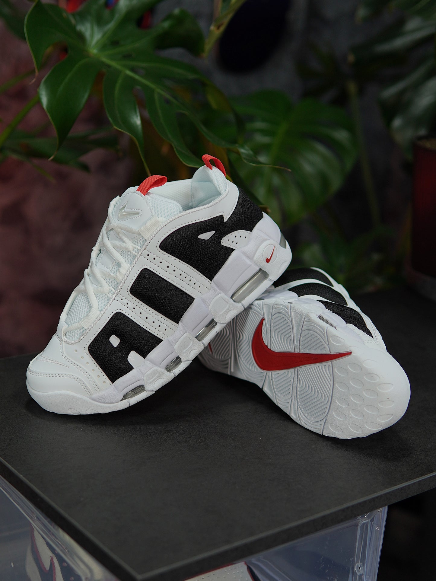 Nike Air More UpTempo - Blanco, Negro, Rojo