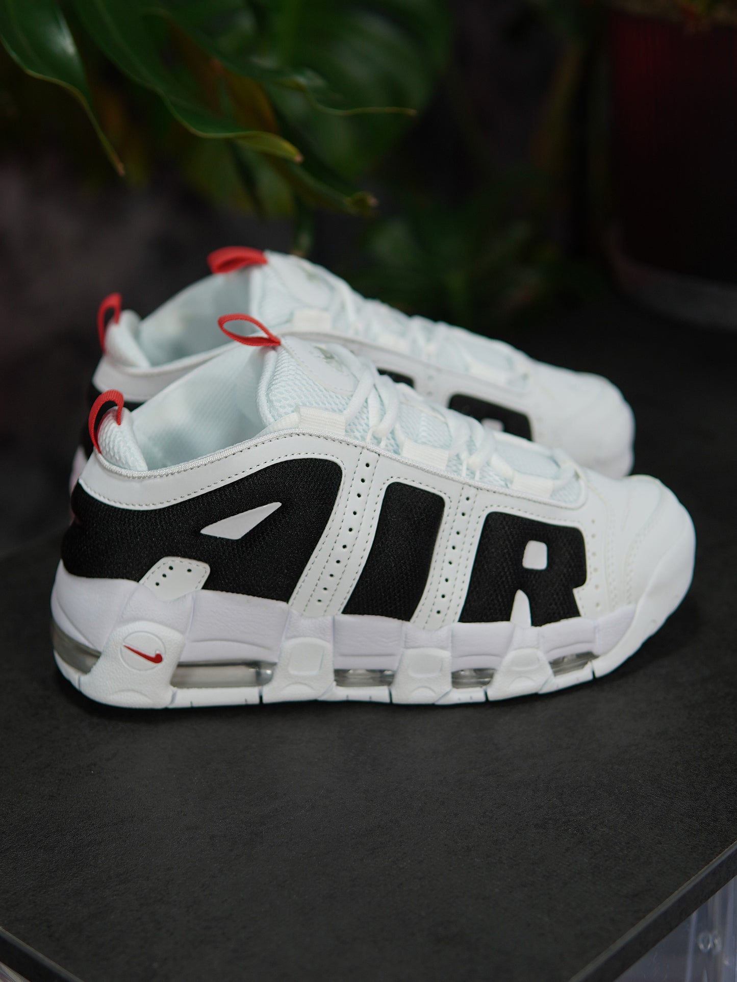 Nike Air More UpTempo - Blanco, Negro, Rojo