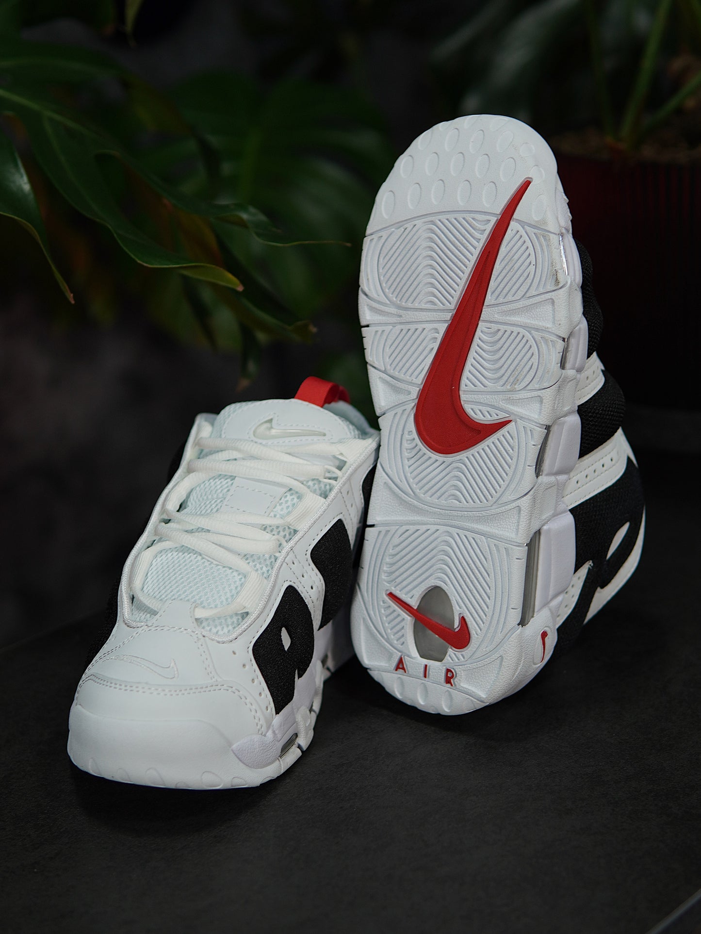 Nike Air More UpTempo - Blanco, Negro, Rojo