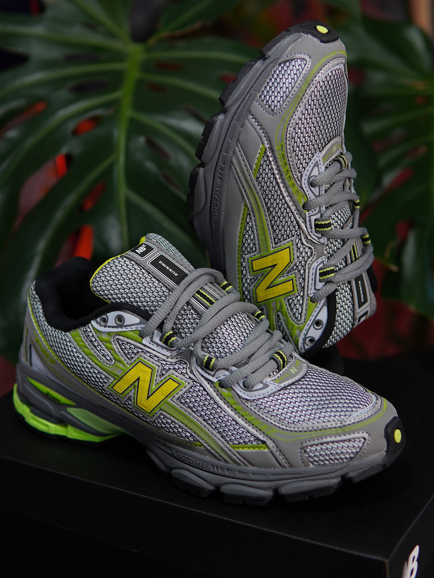 New Balance 740 - Gris, Verde, Amarillo