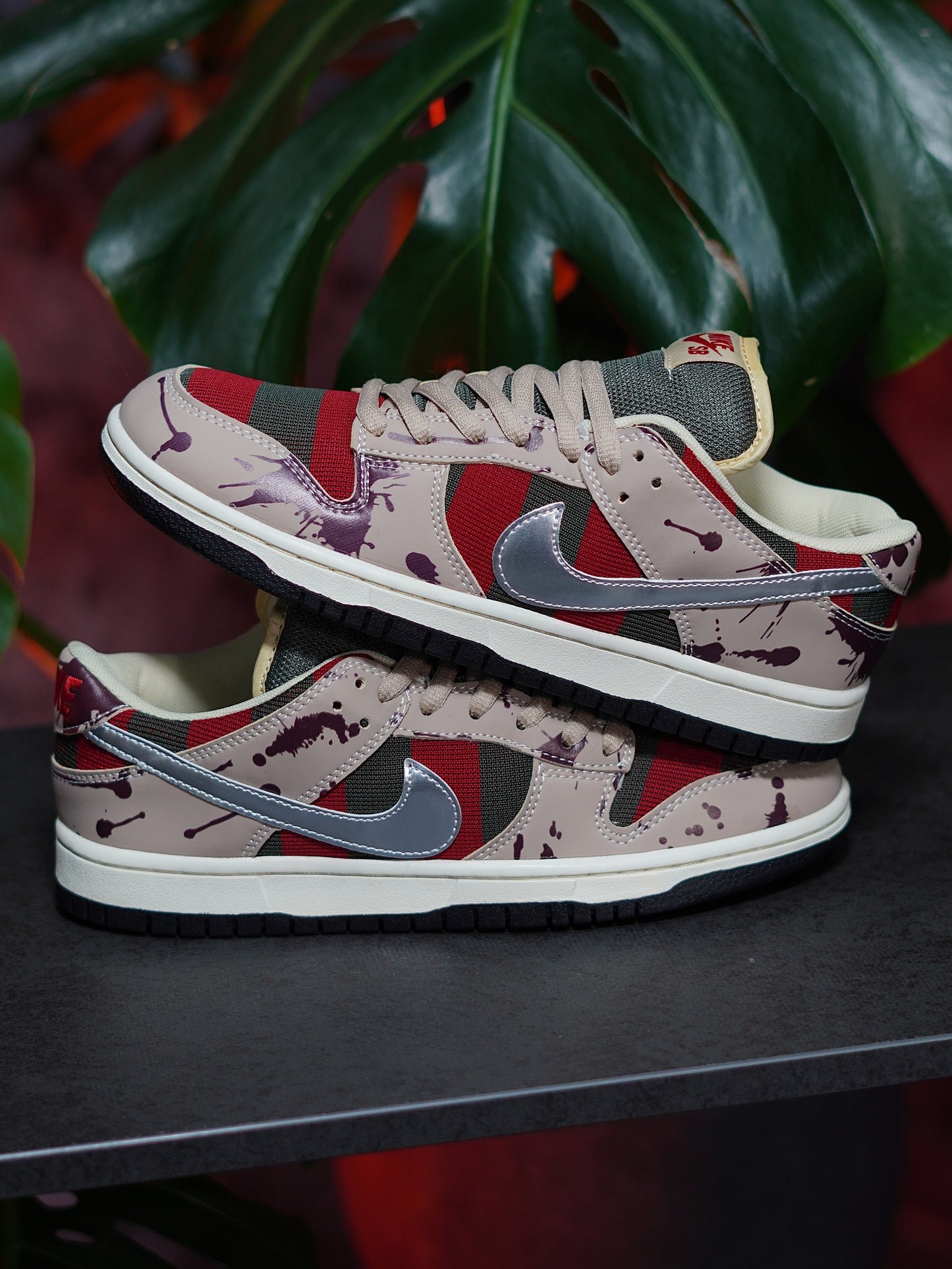 Nike Sb Dunk Low "Freddy Krueger" - Halloween