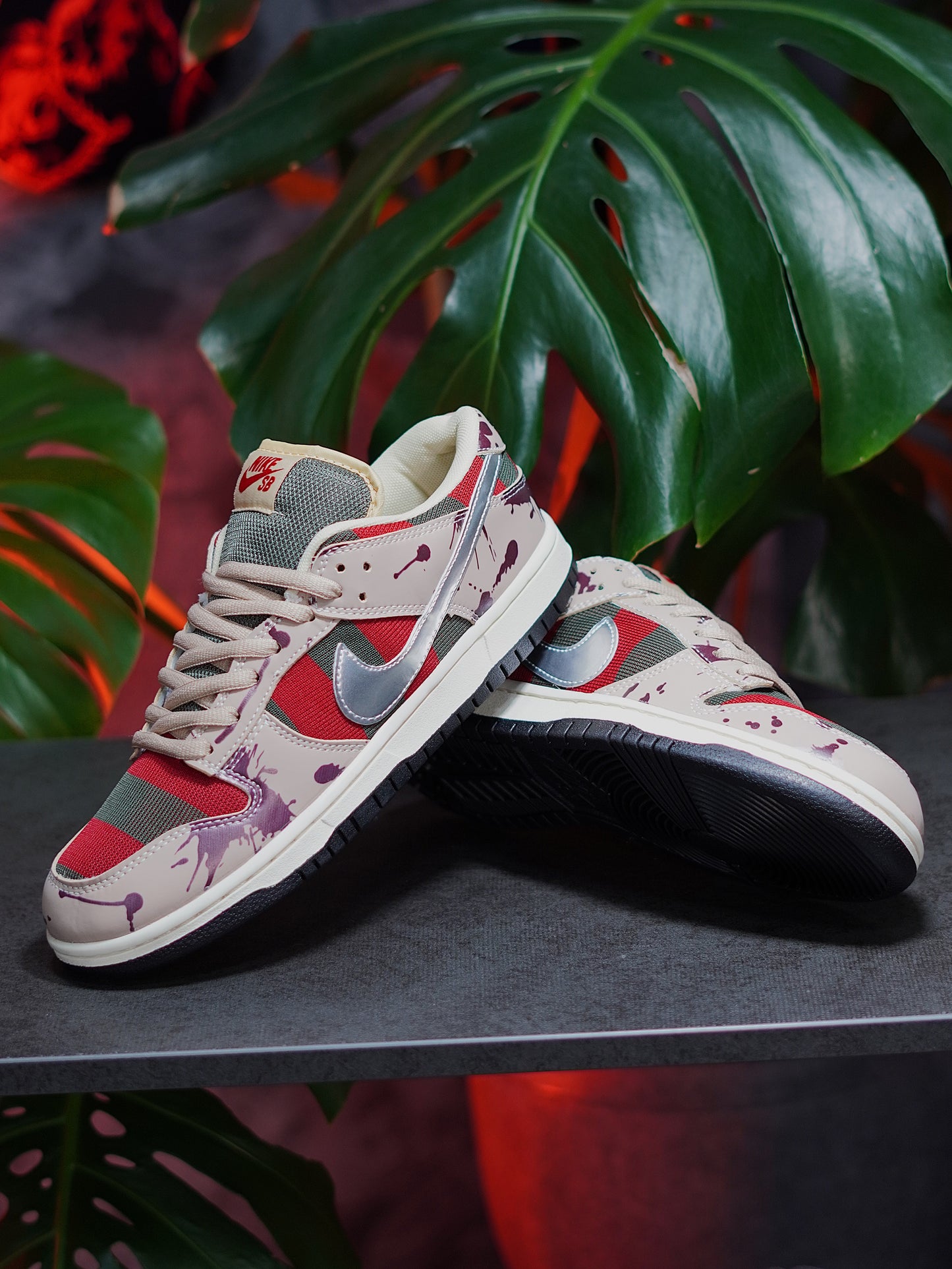 Nike Sb Dunk Low "Freddy Krueger" - Halloween