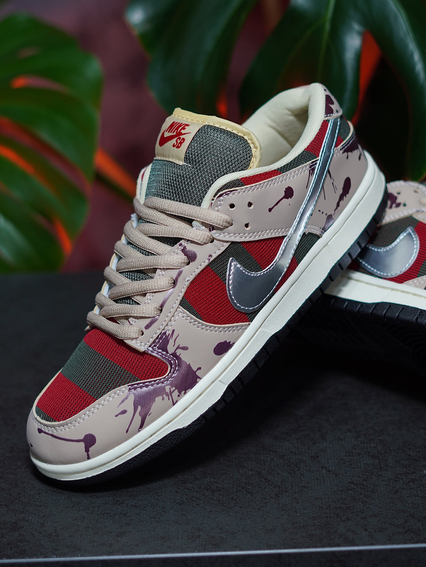 Nike Sb Dunk Low "Freddy Krueger" - Halloween