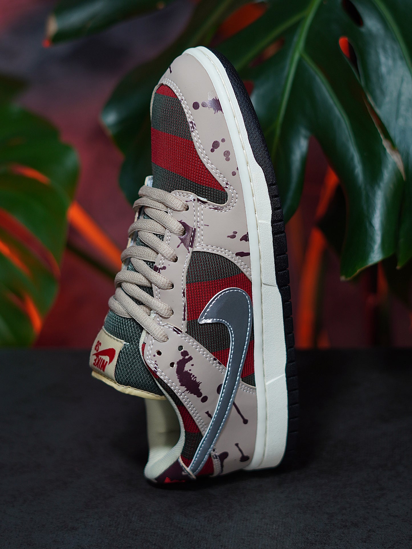 Nike Sb Dunk Low "Freddy Krueger" - Halloween