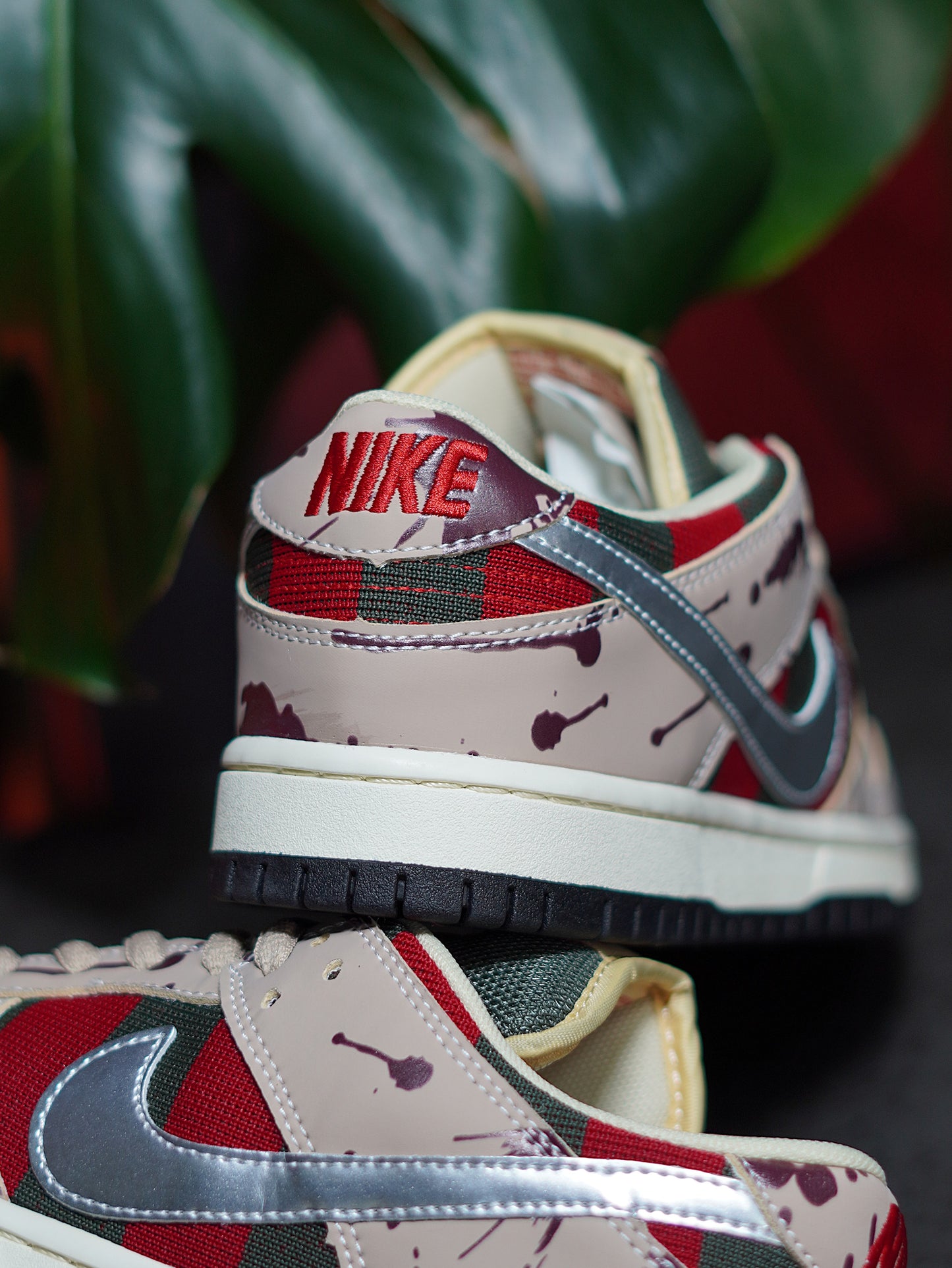 Nike Sb Dunk Low "Freddy Krueger" - Halloween