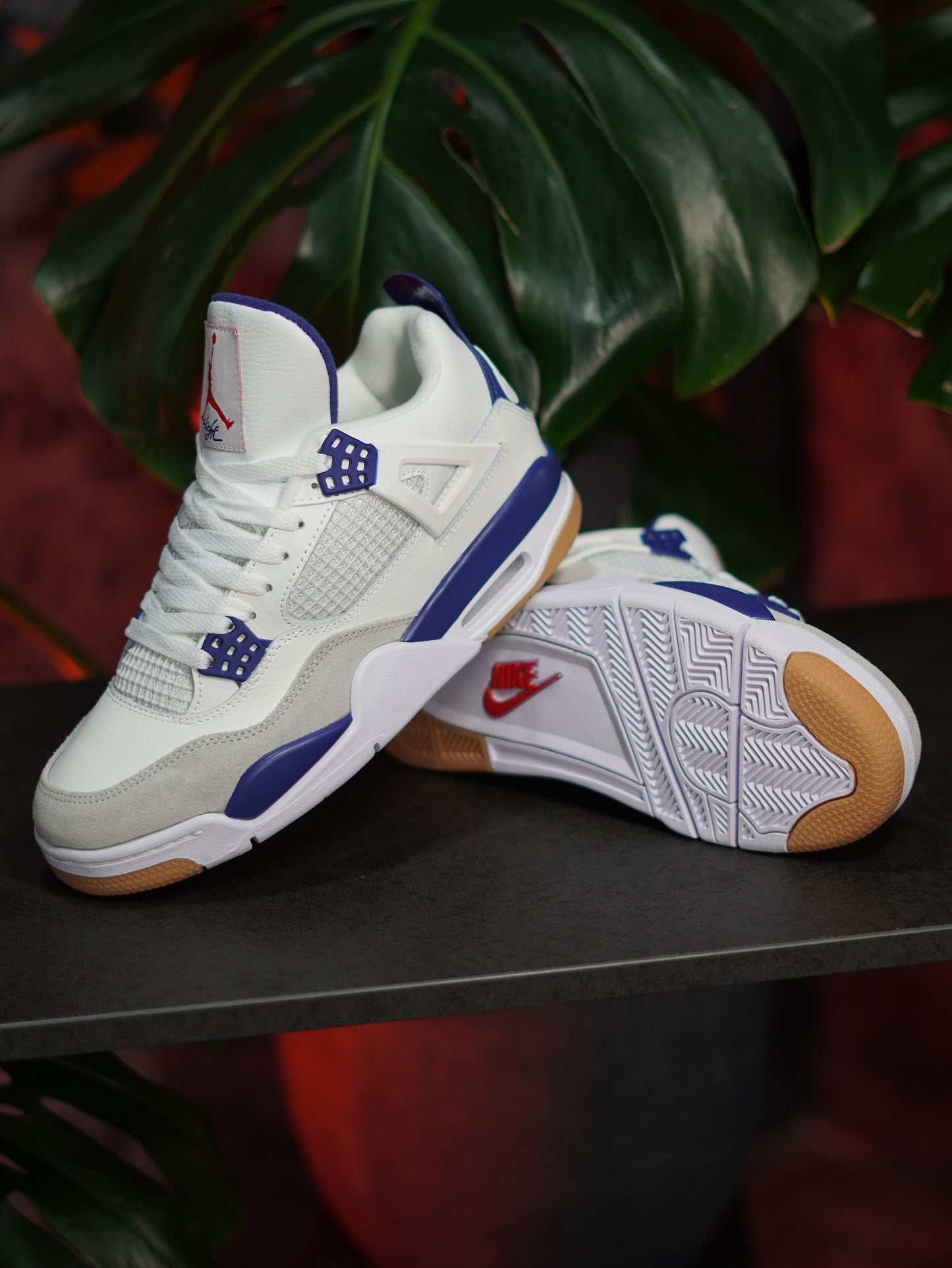 Air Jordan Retro 4 x SB Sapphire - Blanco, Beige, Azul