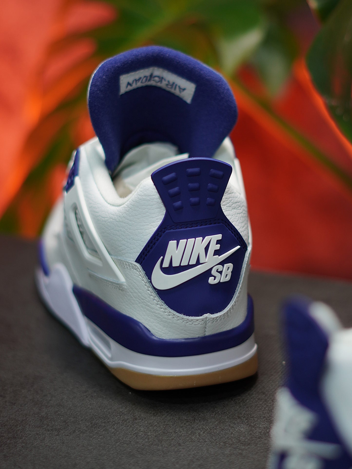 Air Jordan Retro 4 x SB Sapphire - Blanco, Beige, Azul
