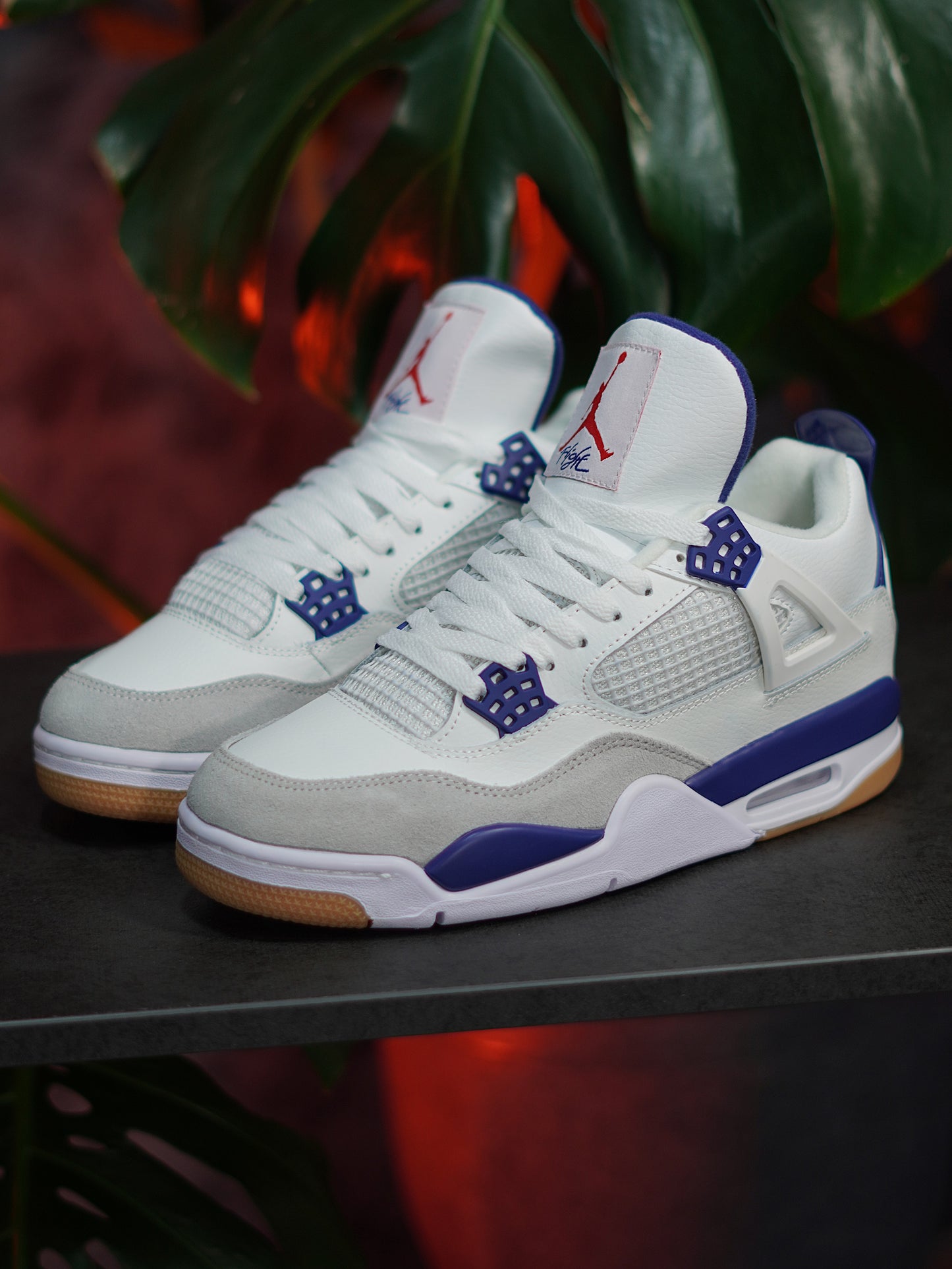 Air Jordan Retro 4 x SB Sapphire - Blanco, Beige, Azul