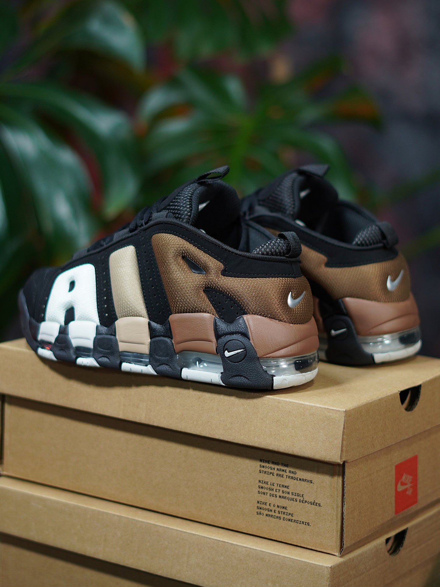 Nike Air More Uptempo - Negro, Café