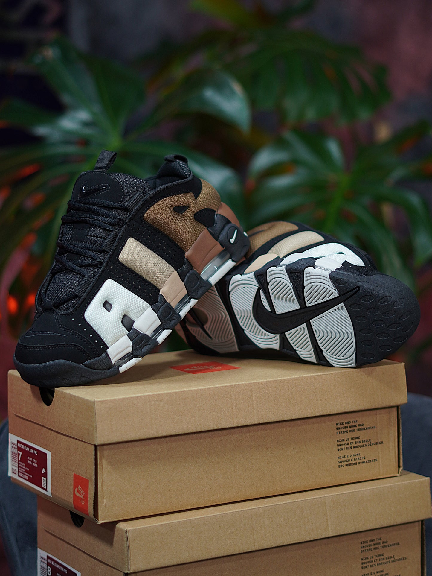 Nike Air More Uptempo - Negro, Café