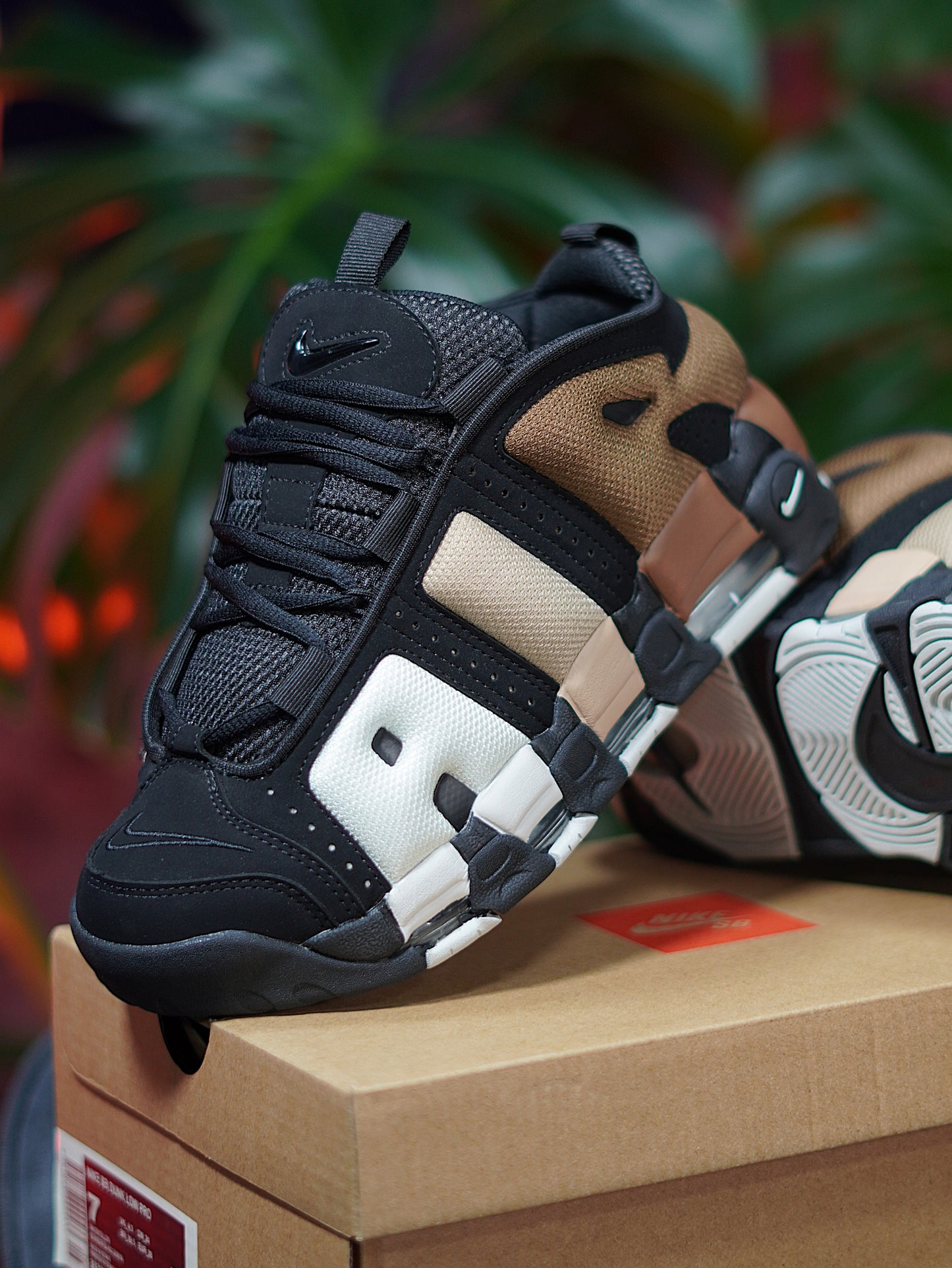 Nike Air More Uptempo - Negro, Café