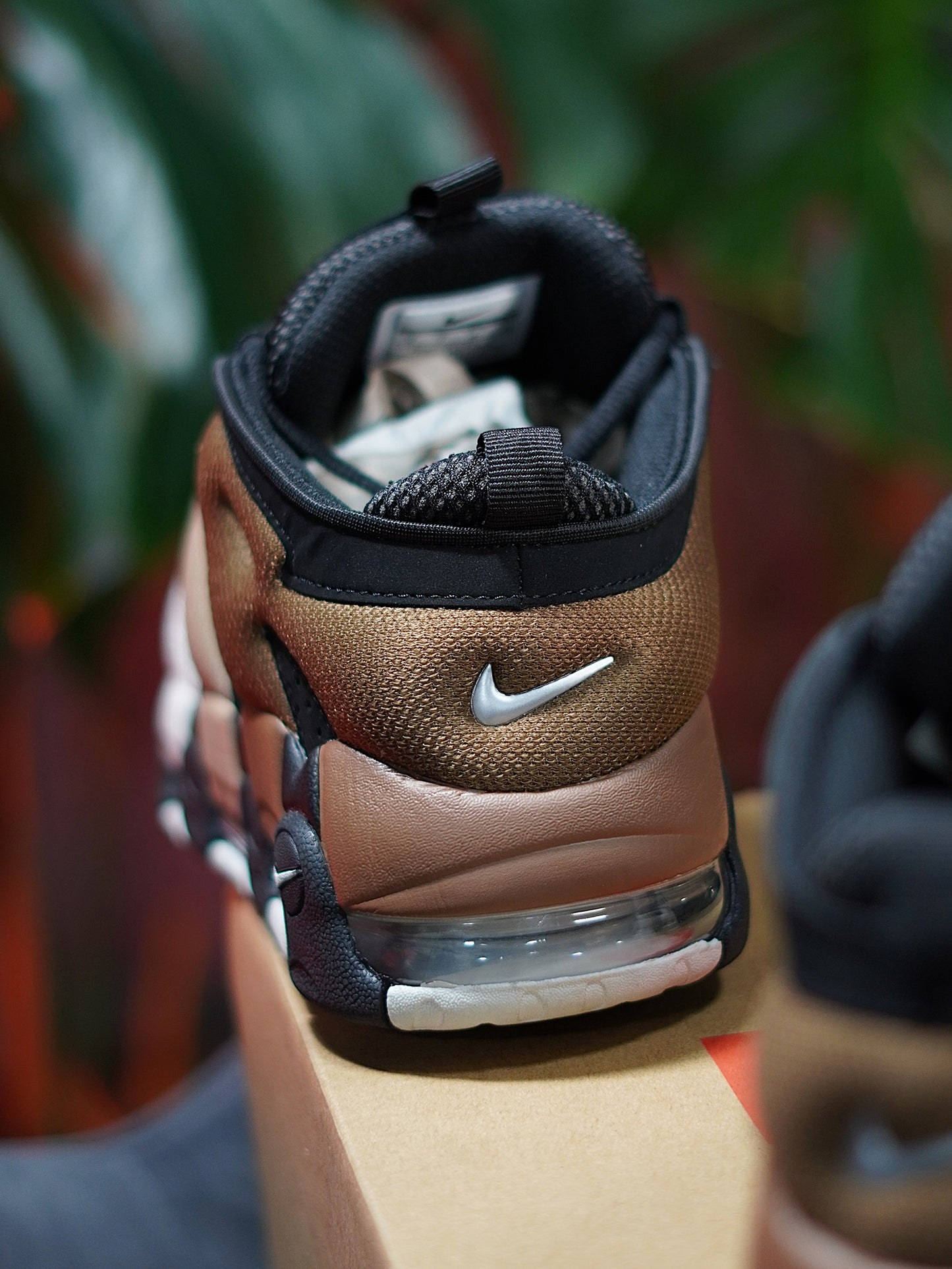 Nike Air More Uptempo - Negro, Café