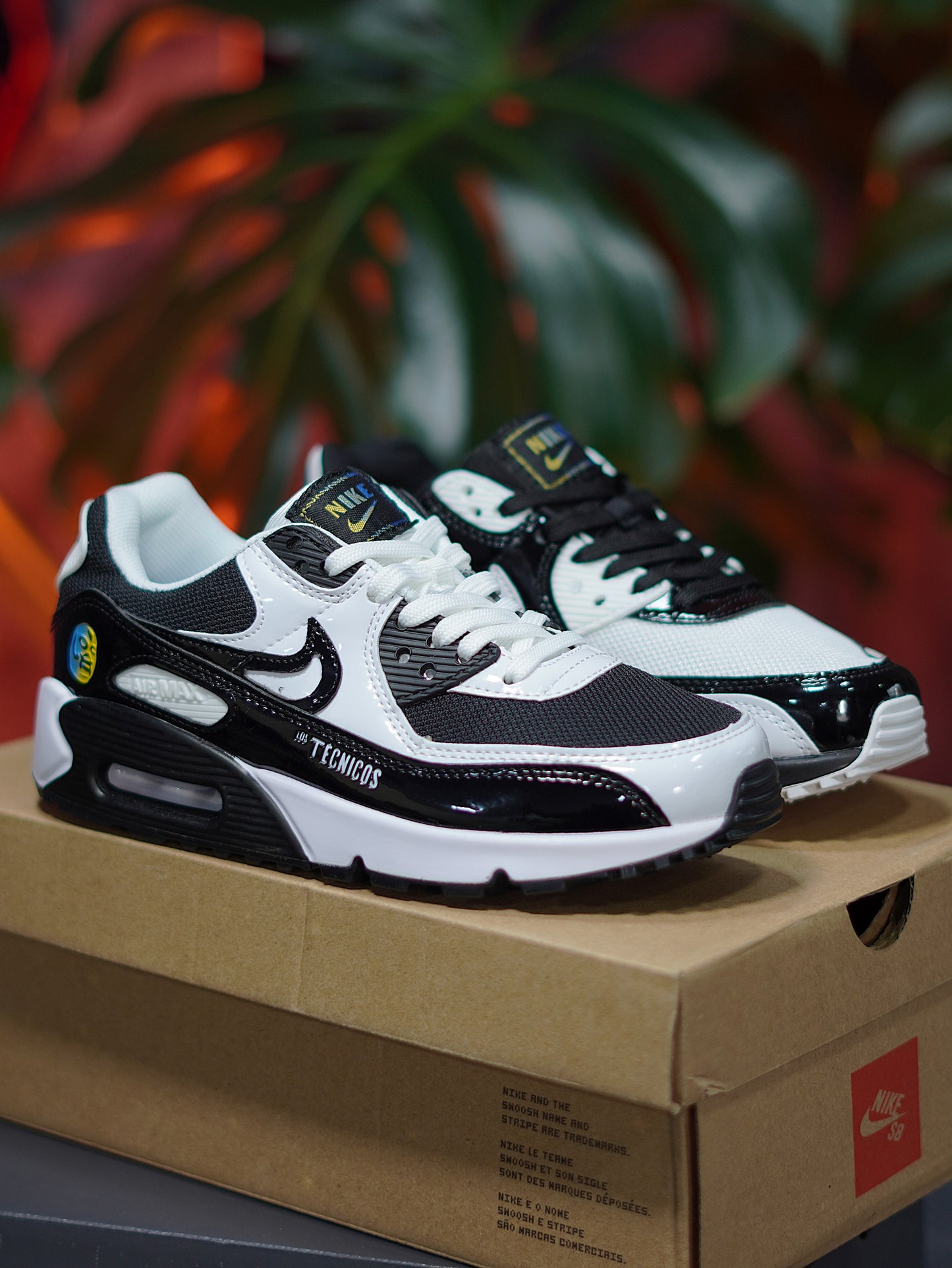Nike Air Max 90 "Lucha Libre" - Negro, Blanco