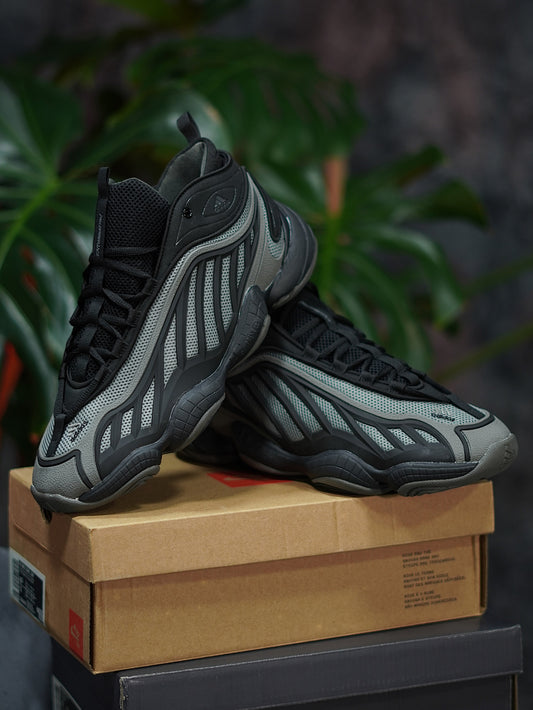 Adidas Intimidation - Negra, Gris