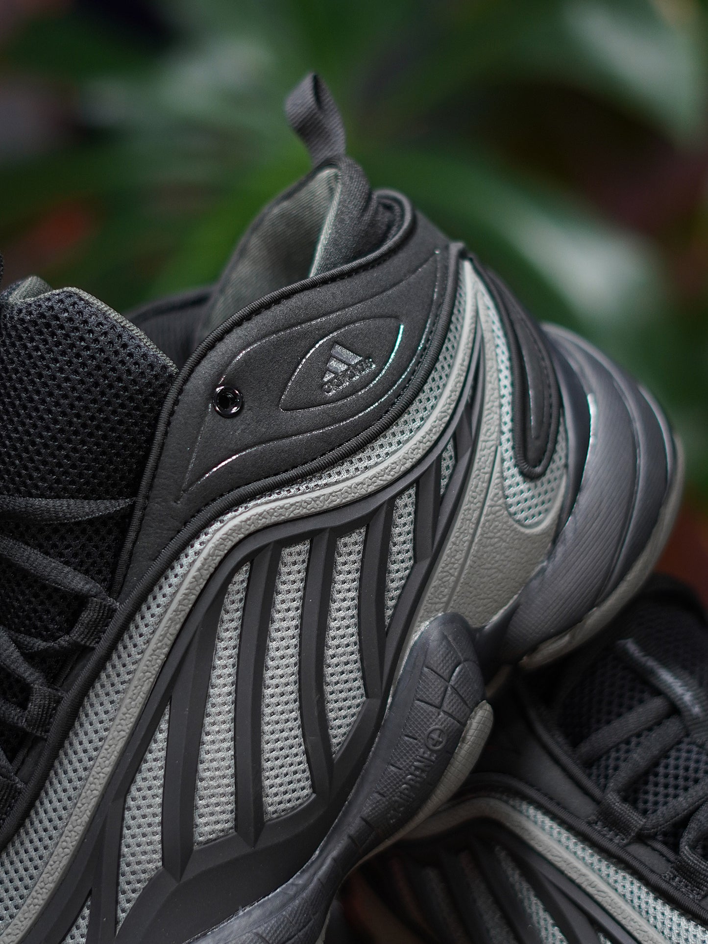 Adidas Intimidation - Negra, Gris