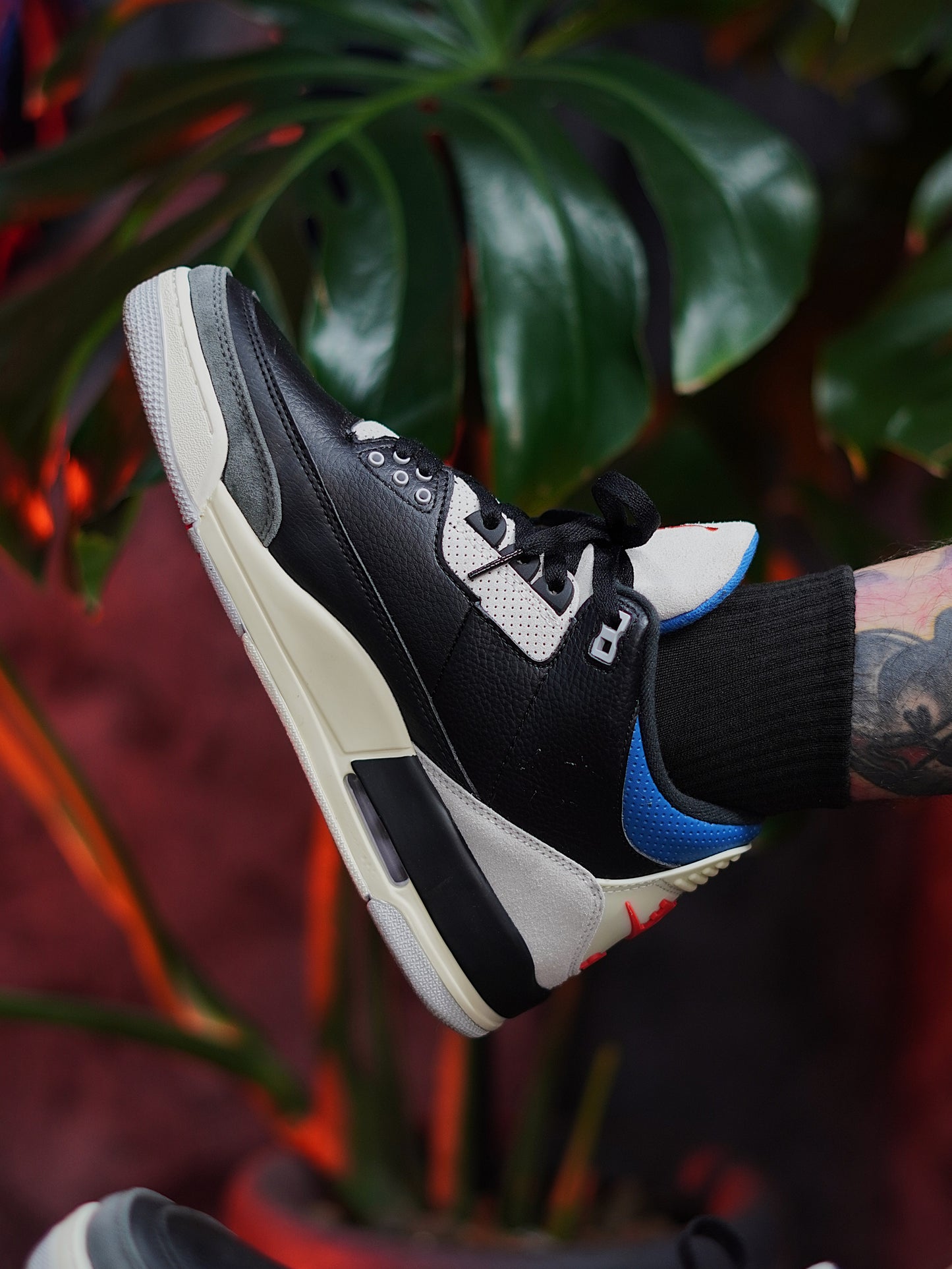 Air Jordan Retro 3 "Rare Air" - Negro, Azil, Blanco, Gris