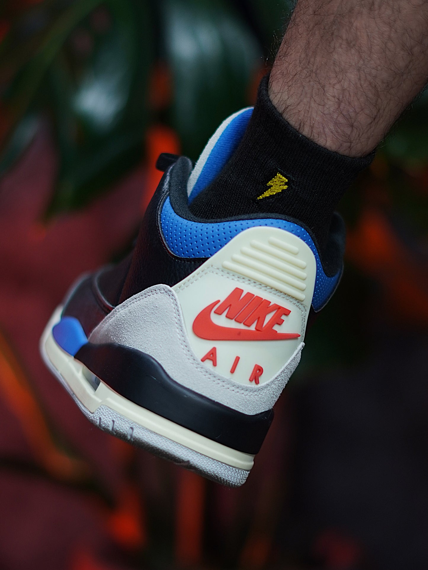 Air Jordan Retro 3 "Rare Air" - Negro, Azil, Blanco, Gris