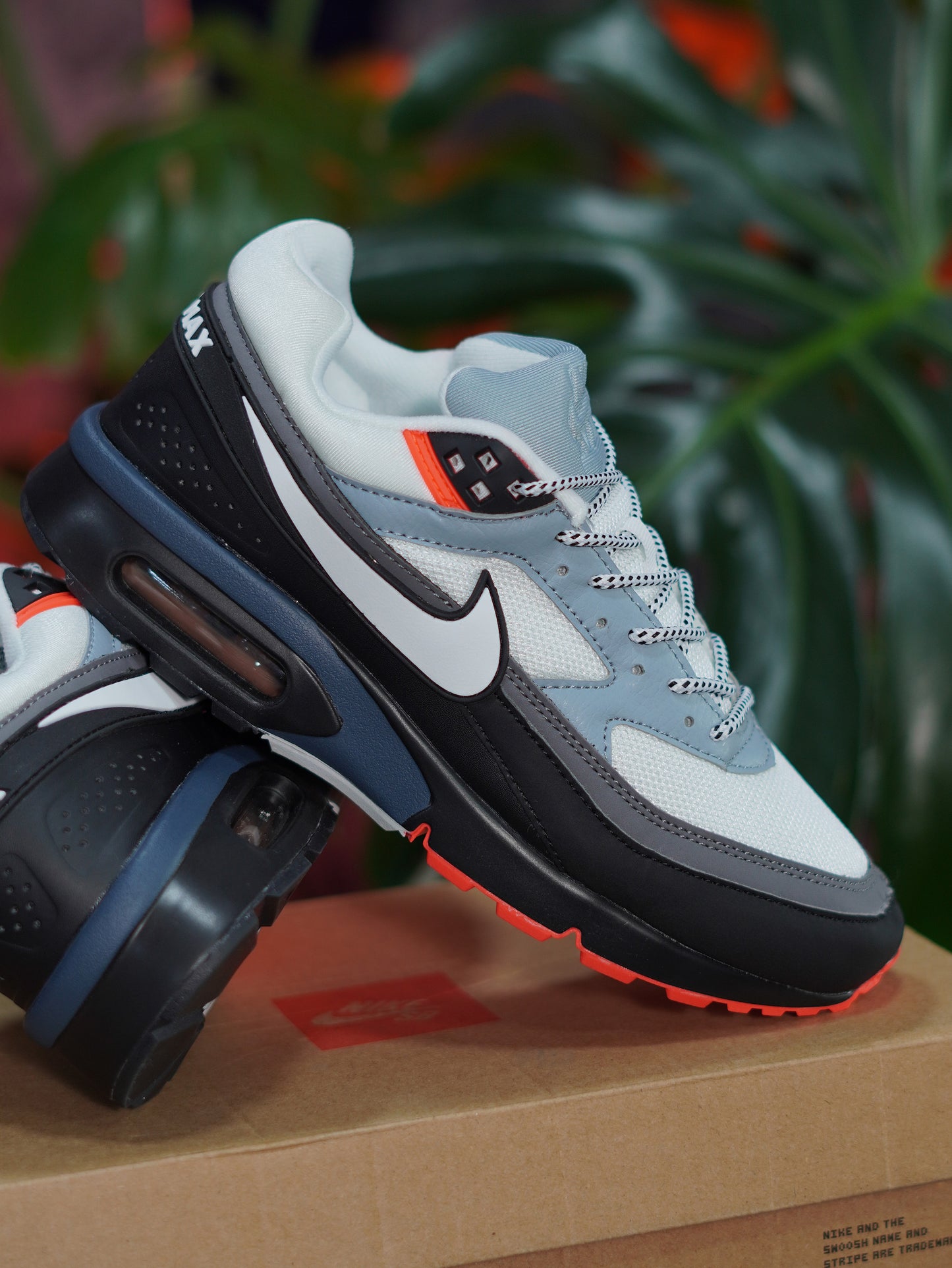 Nike Air Max BW - Negra, Gris, Blanco, Naranja