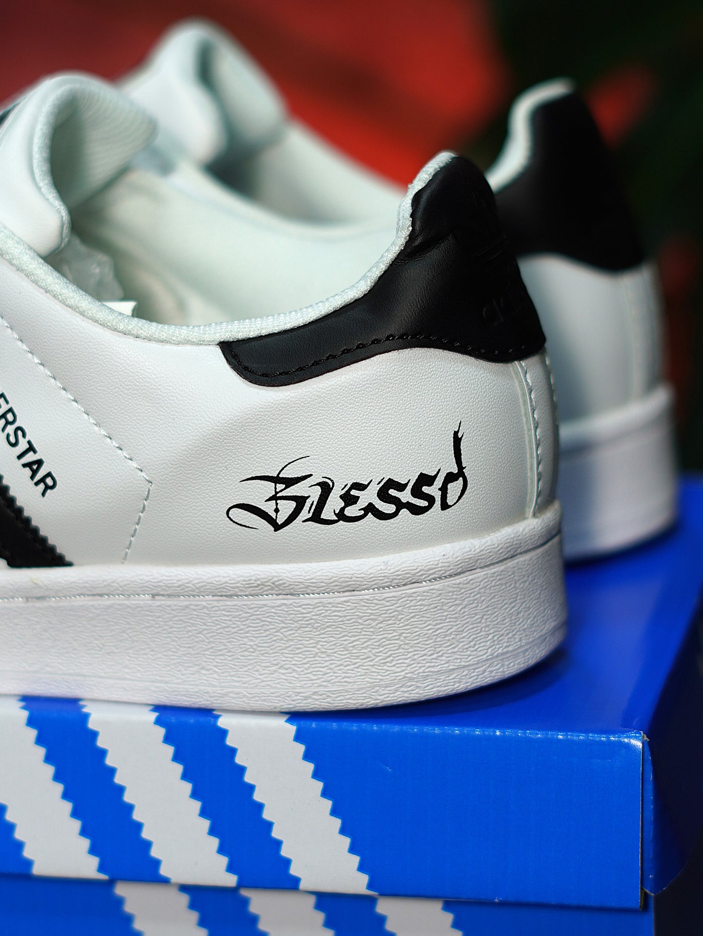Adidas SUPERsTAR X Blessd. Blanca, Negra