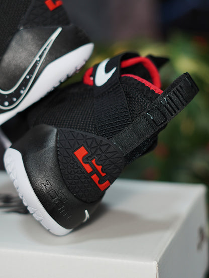 Nike LeBron Soldier XL - Negro, Rojo
