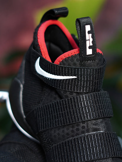 Nike LeBron Soldier XL - Negro, Rojo