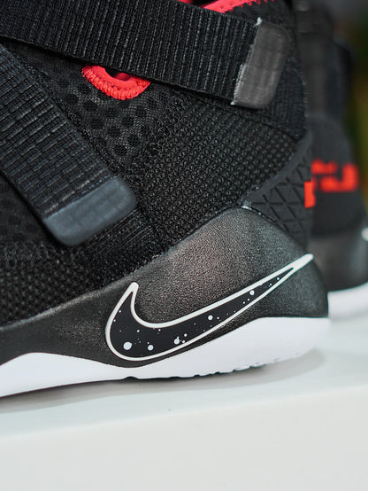 Nike LeBron Soldier XL - Negro, Rojo