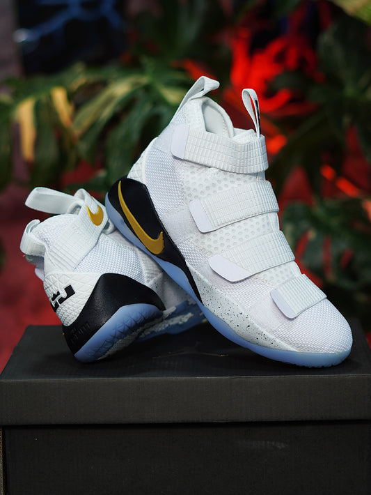 Nike LeBron Soldier XL - Blanco, Negro, Azul