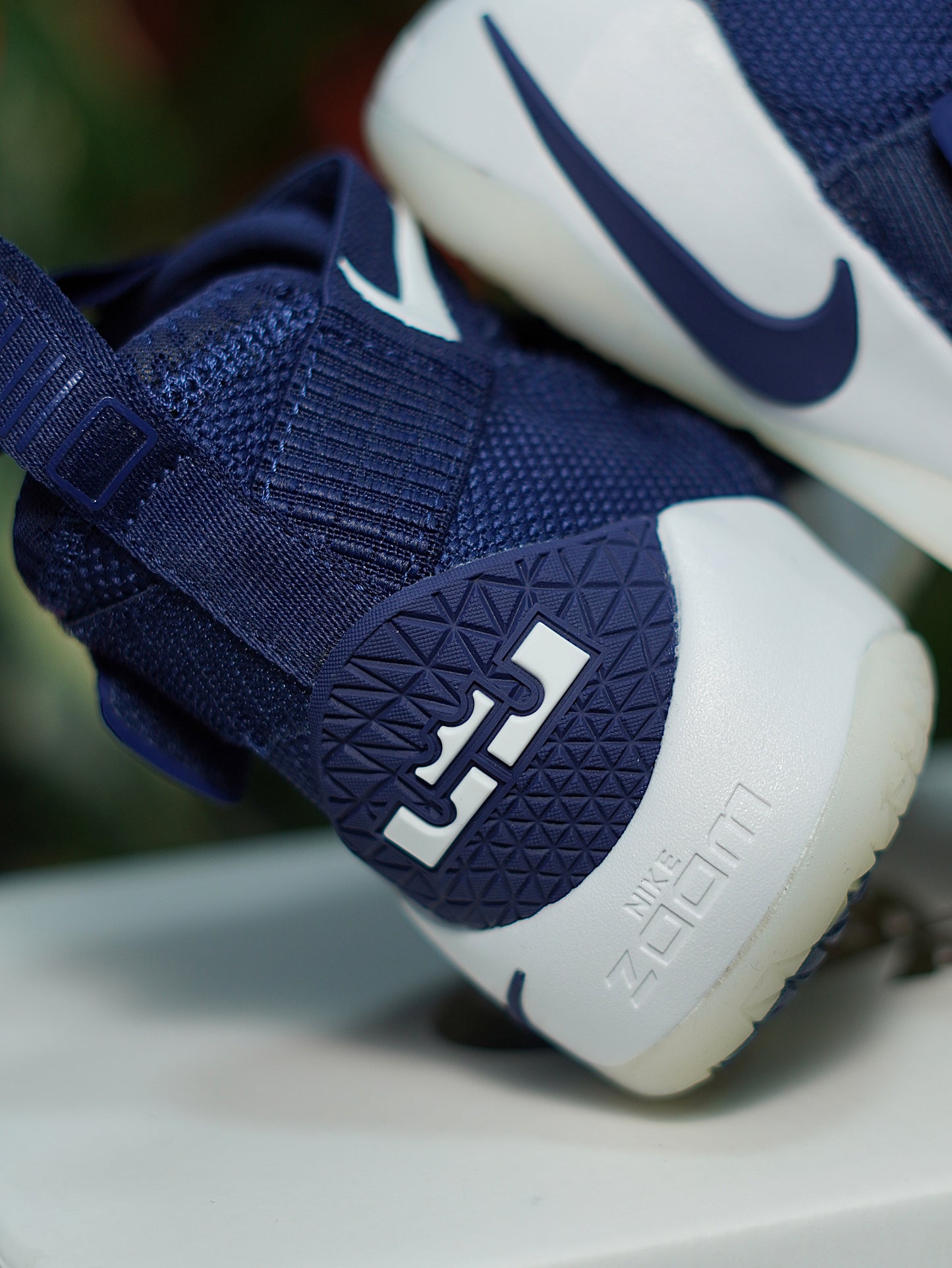 Nike LeBron Soldier XL - Azul, Blanco