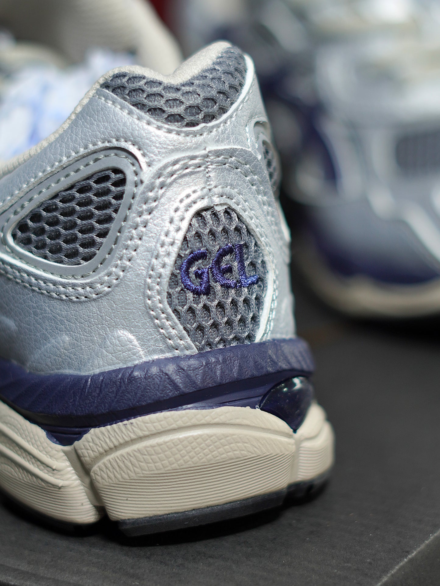 Asics Gel NYC - Plateado, Azul oscuro