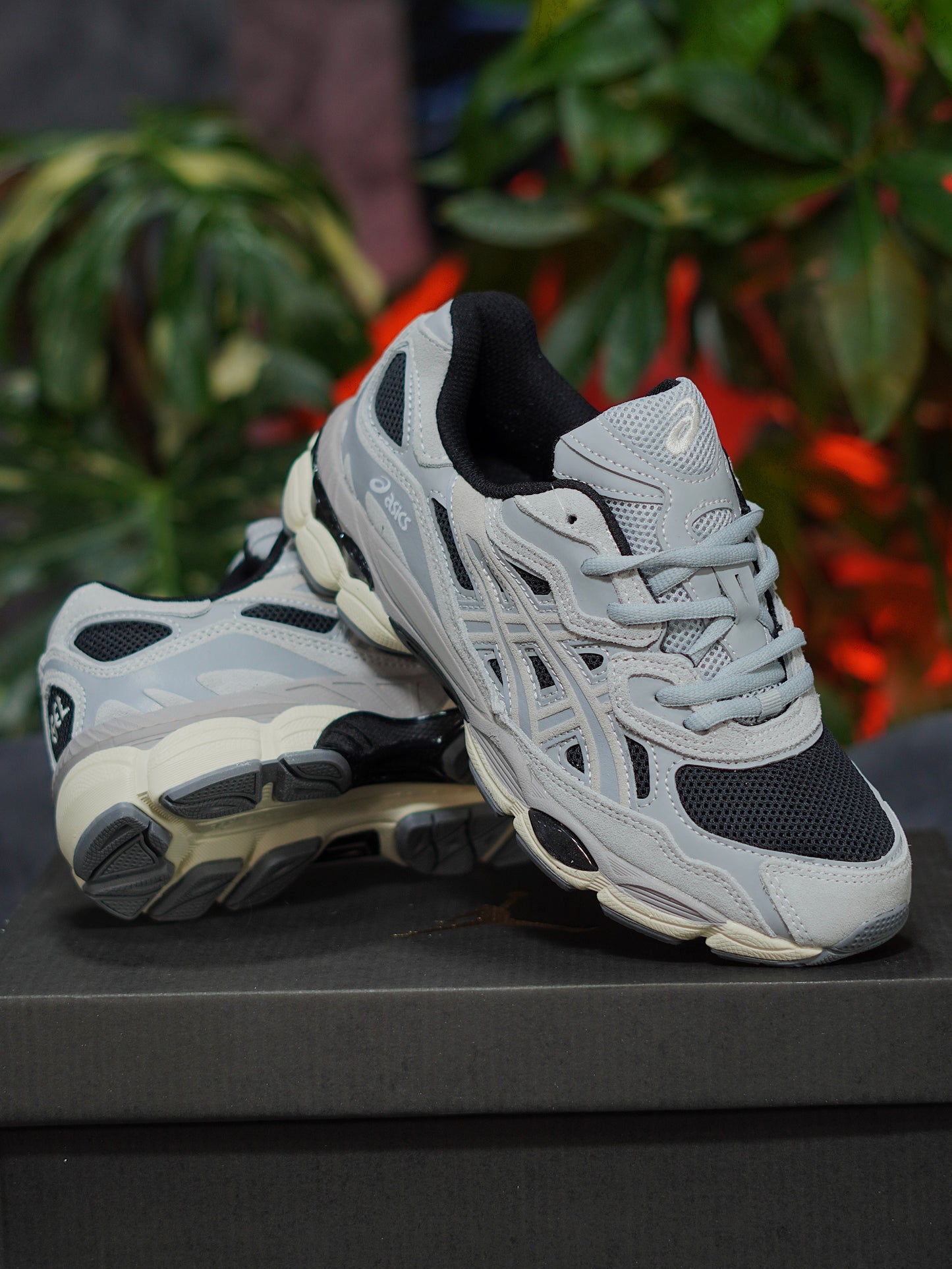 Asics Gel NYC Black Piedmont - Gris claro