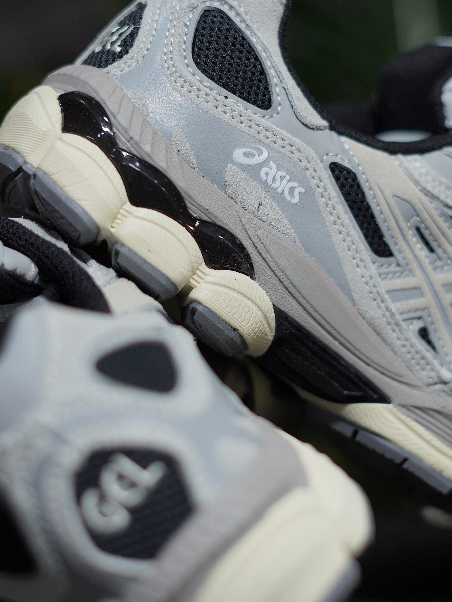 Asics Gel NYC Black Piedmont - Gris claro