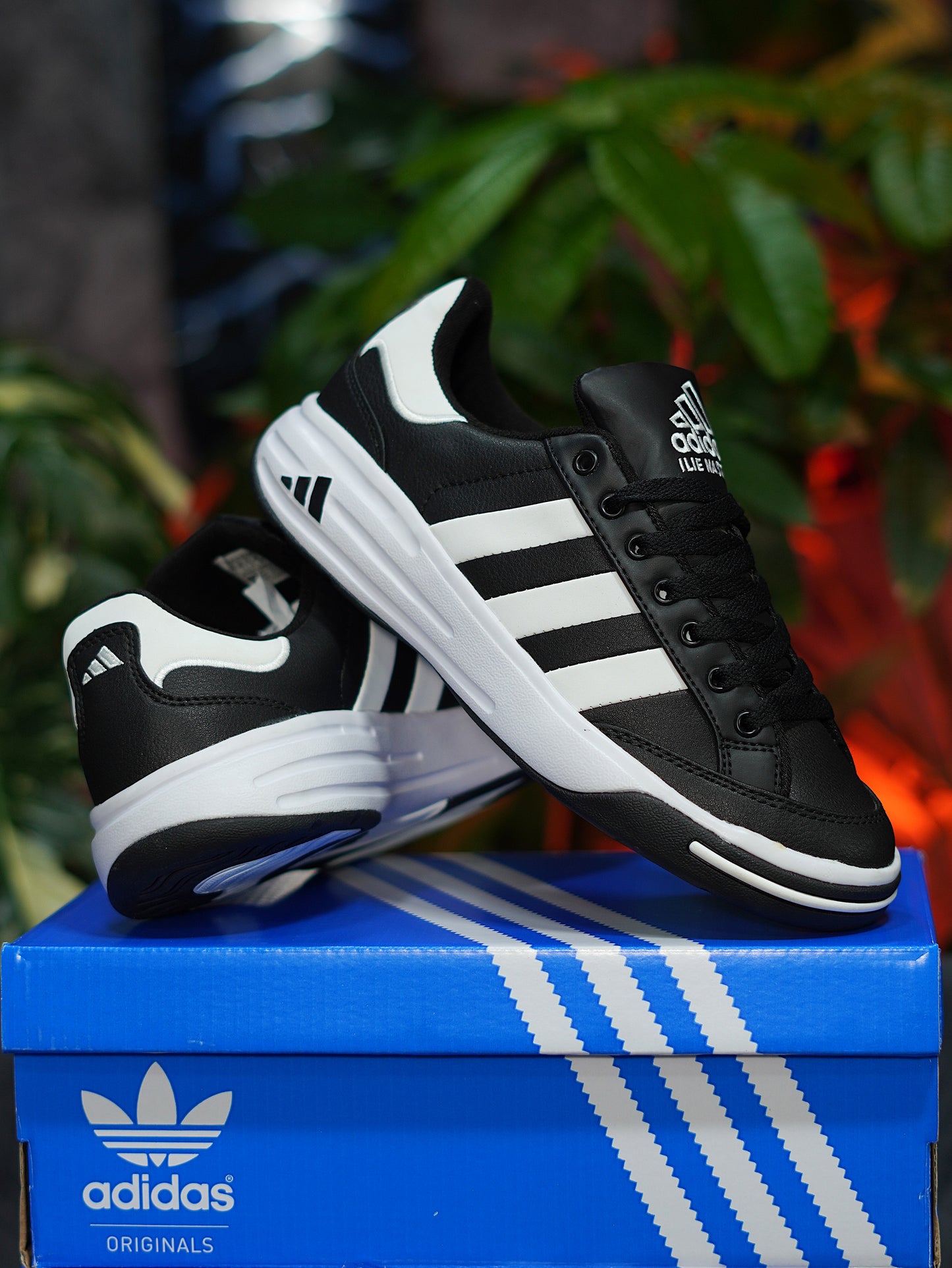 Adidas Nastase - Negro, Blanco