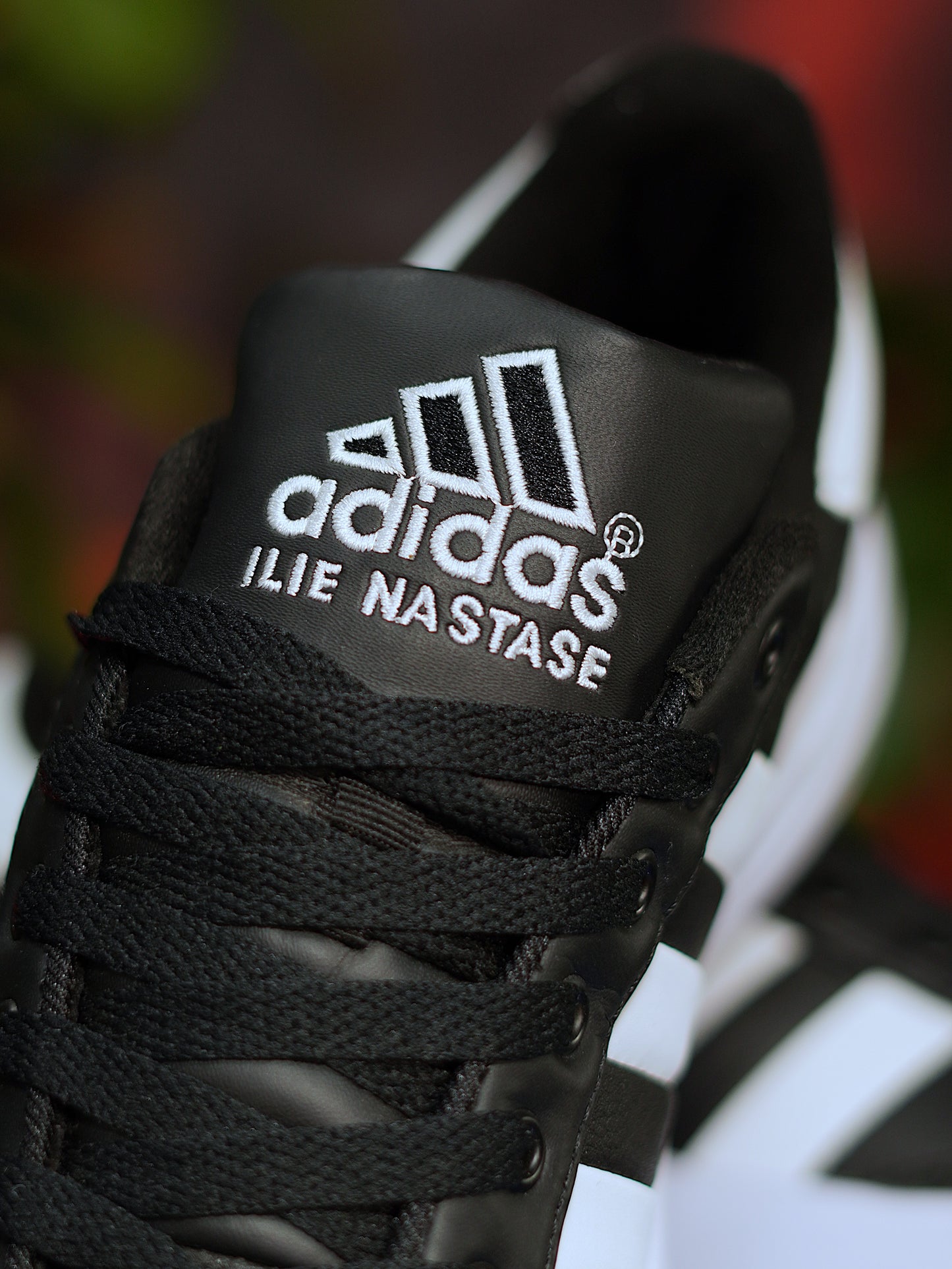 Adidas Nastase - Negro, Blanco