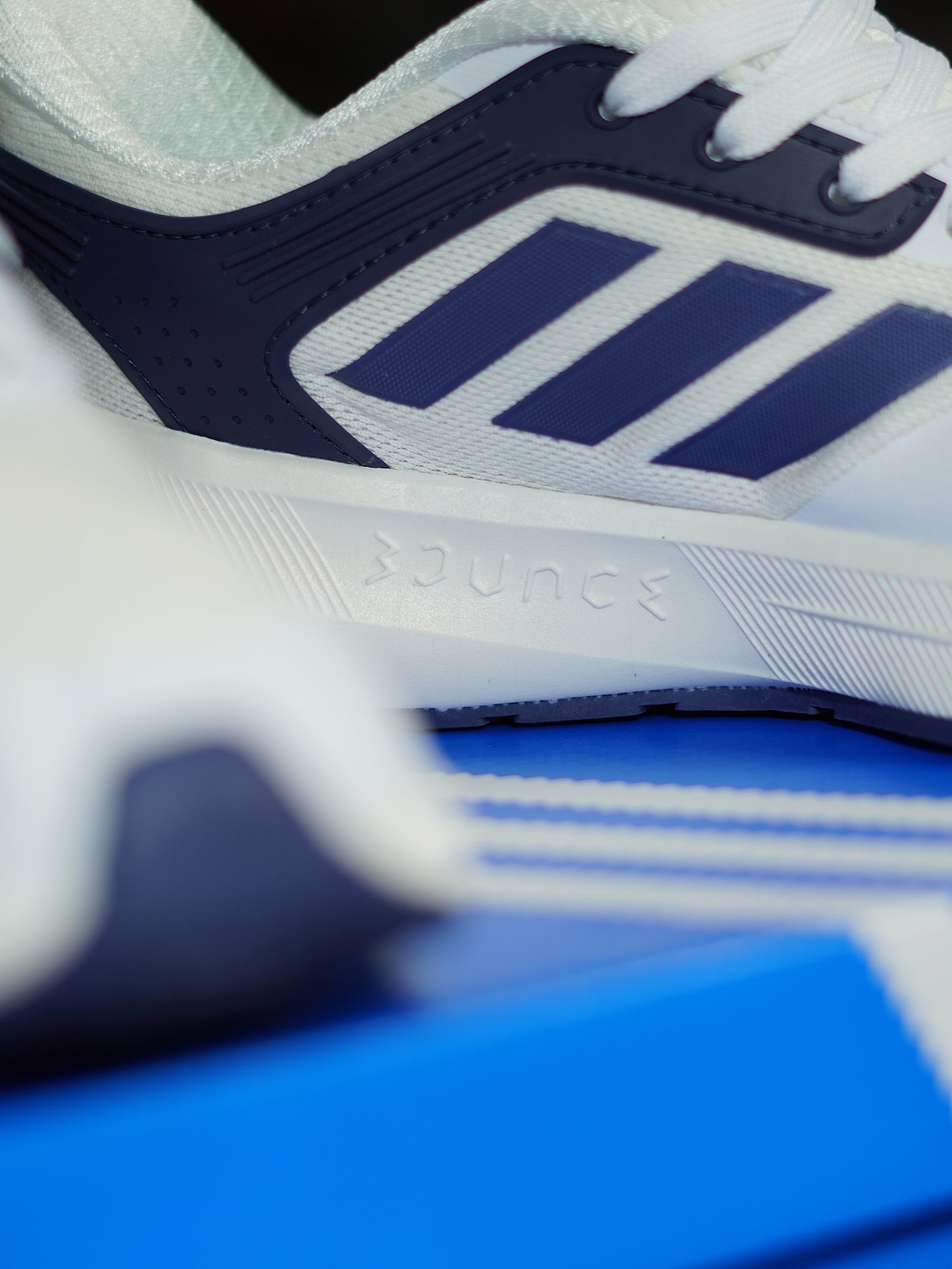 Adidas Bounce - Blanca, Azul oscuro, Rojo