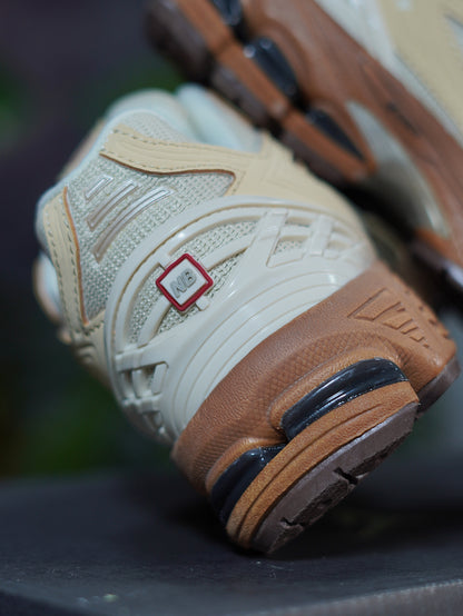 New Balance 1906 R Randomevent The Sweetness of Kin - Beige, Cafe