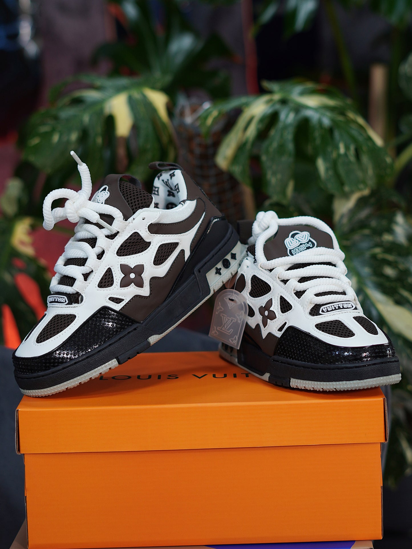 Louis Vuitton Skate - Café