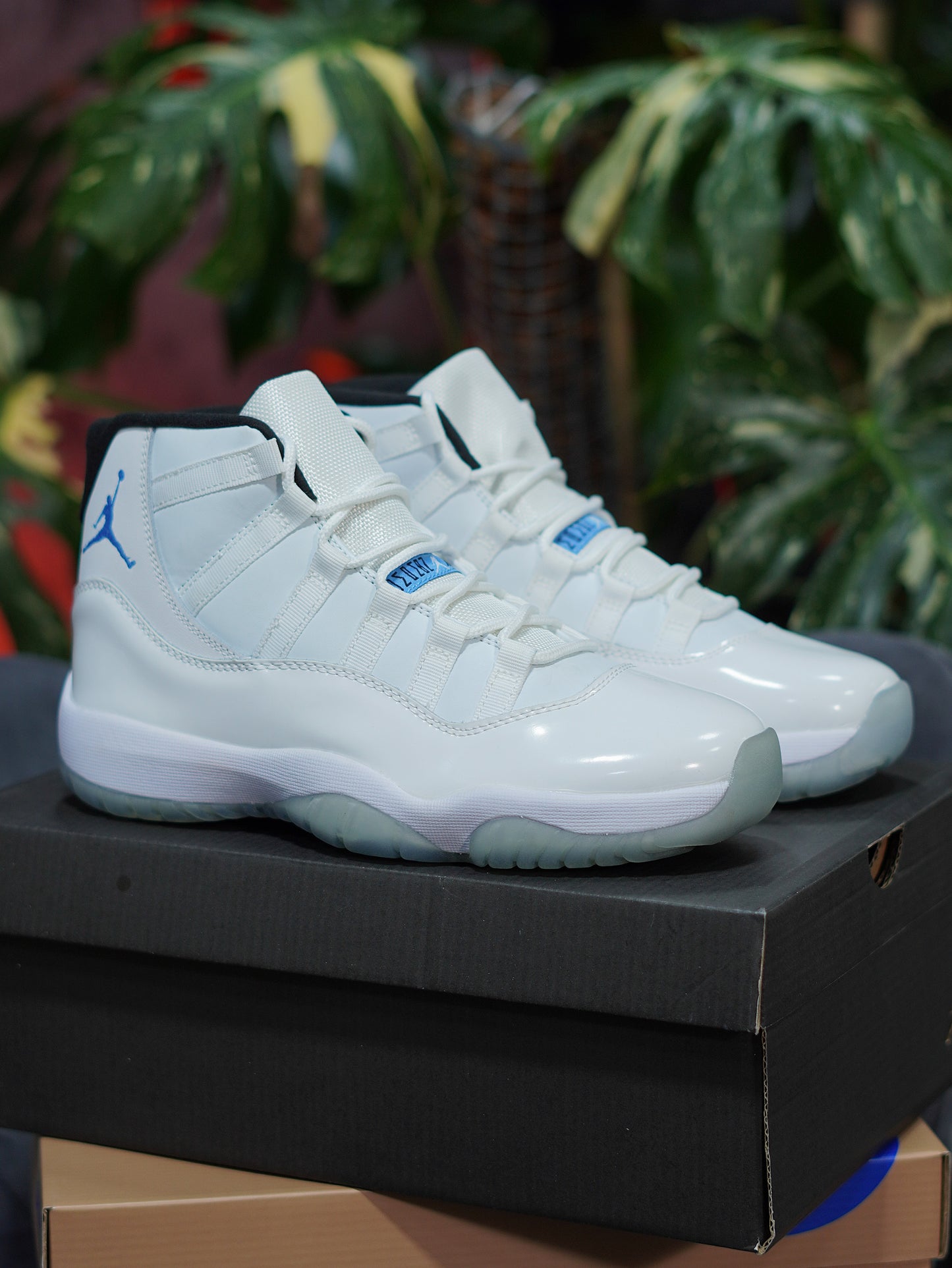 Air Jordan Retro 11  - Blanco, Azul