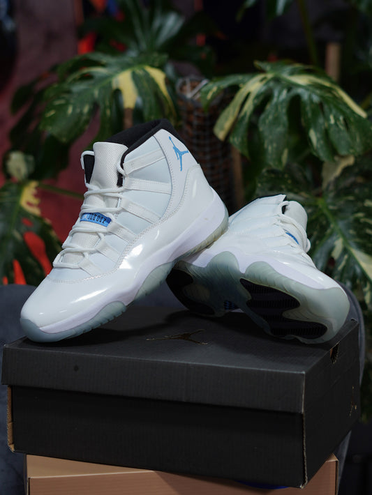 Air Jordan Retro 11  - Blanco, Azul