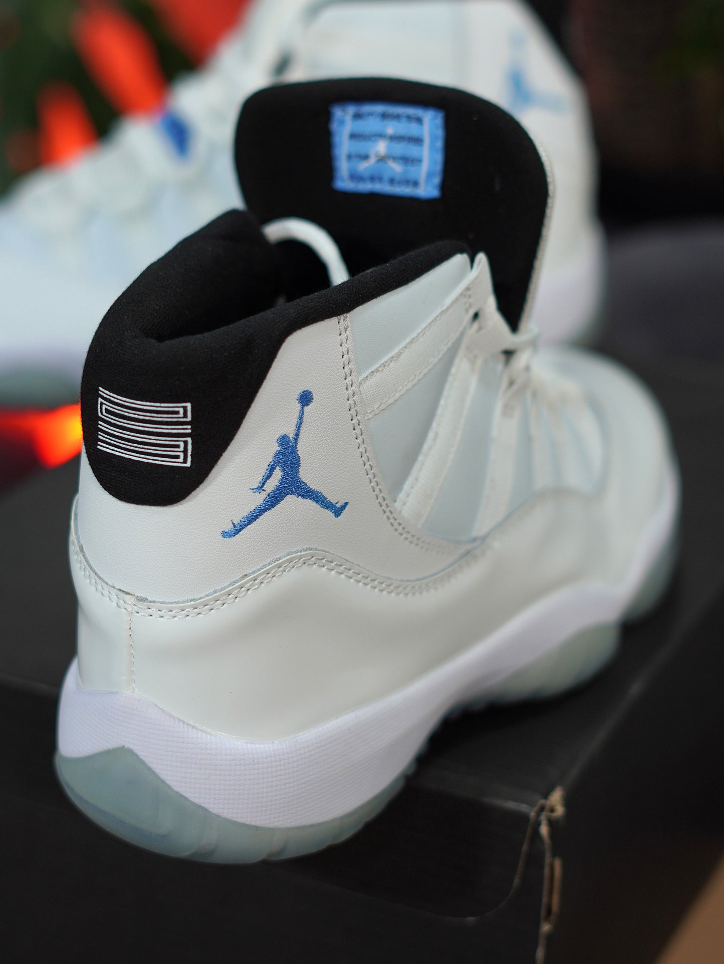 Air Jordan Retro 11  - Blanco, Azul